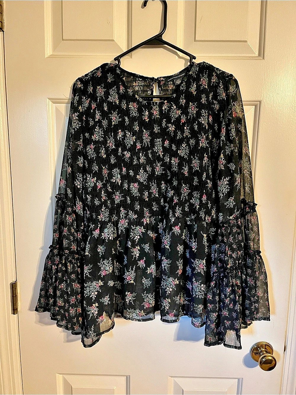 American Eagle Outfitters Floral Bell Sleeve Blouse in Black Large